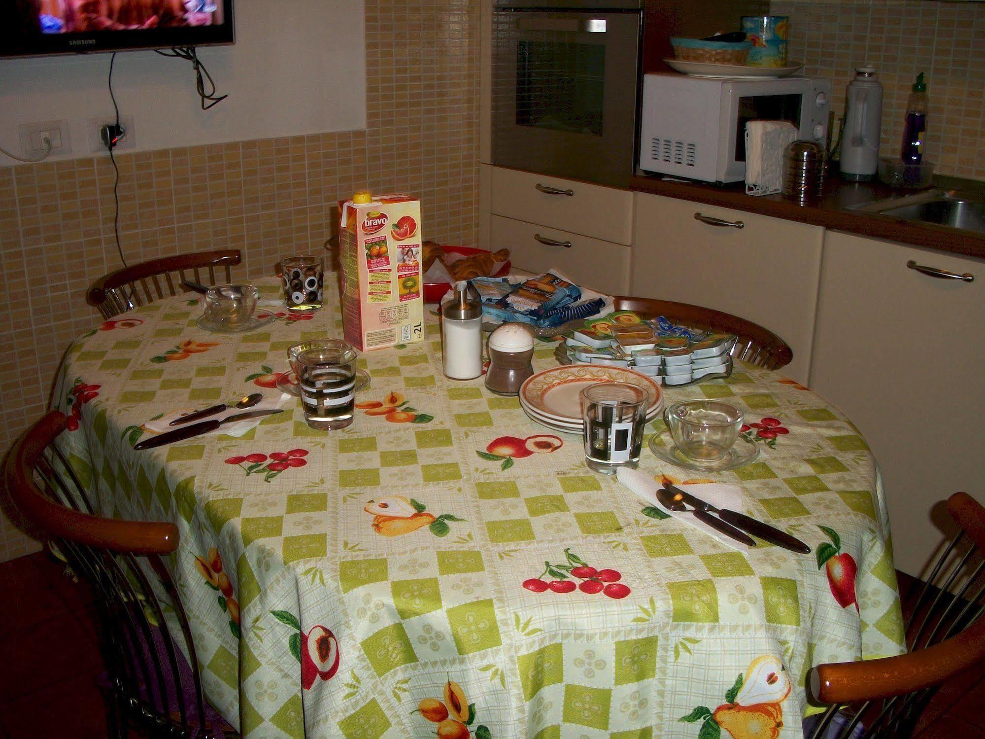 Bed and Breakfast Marcelina Рим Экстерьер фото